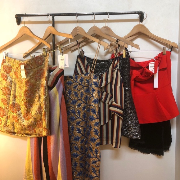 Statement pieces and dirt cheap chic. - Picture 1 of 1